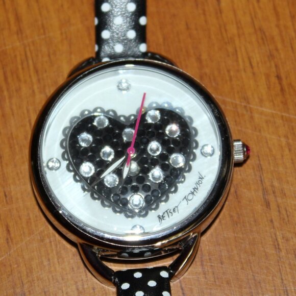 BRAND NEW WITH TAGS AUTHENTIC BETSEY JOHNSON PINUP STYLE WRISTWATCH PRETTY! main image 7